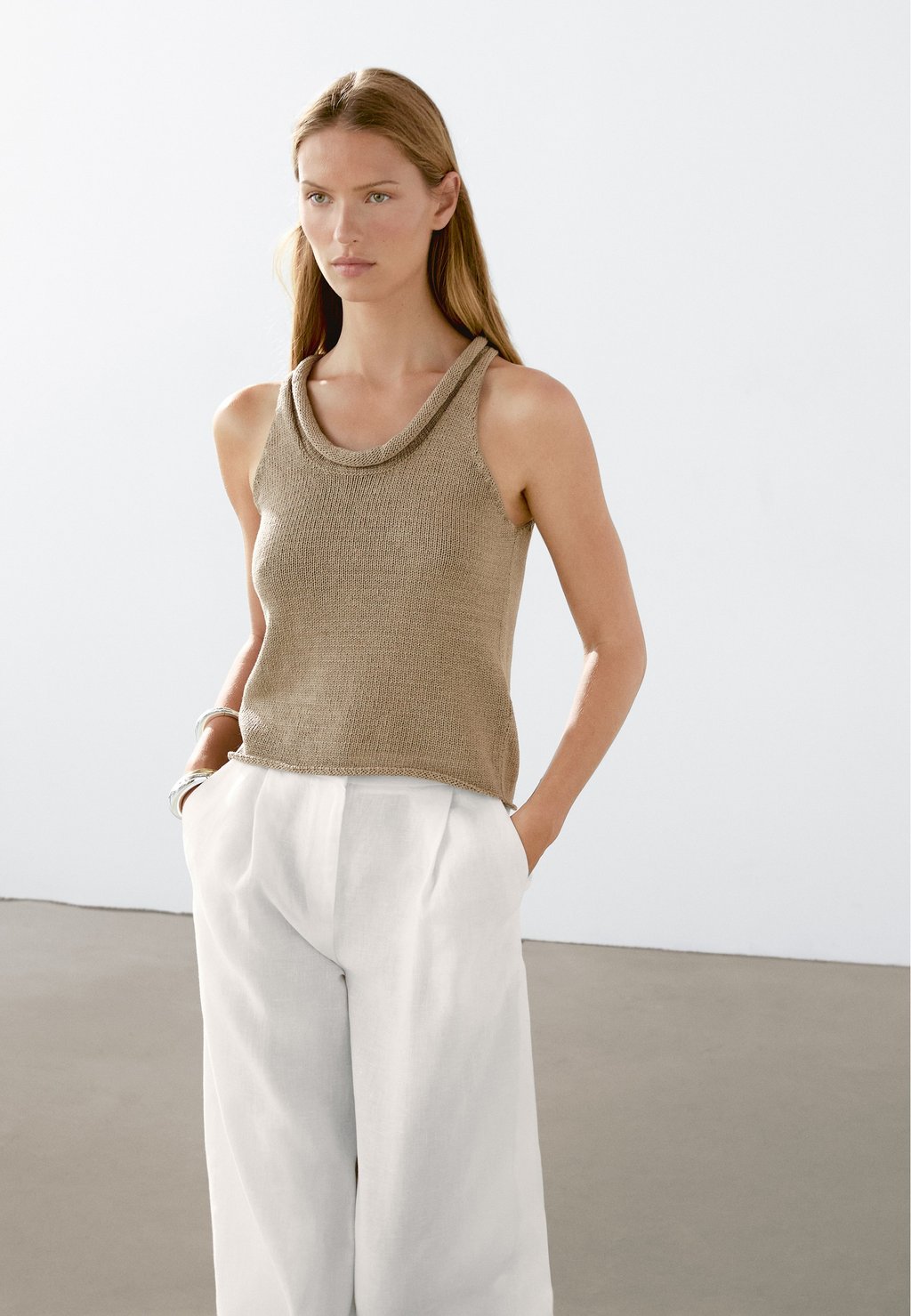 

Топ WITH NECK DETAIL Massimo Dutti, бежевый