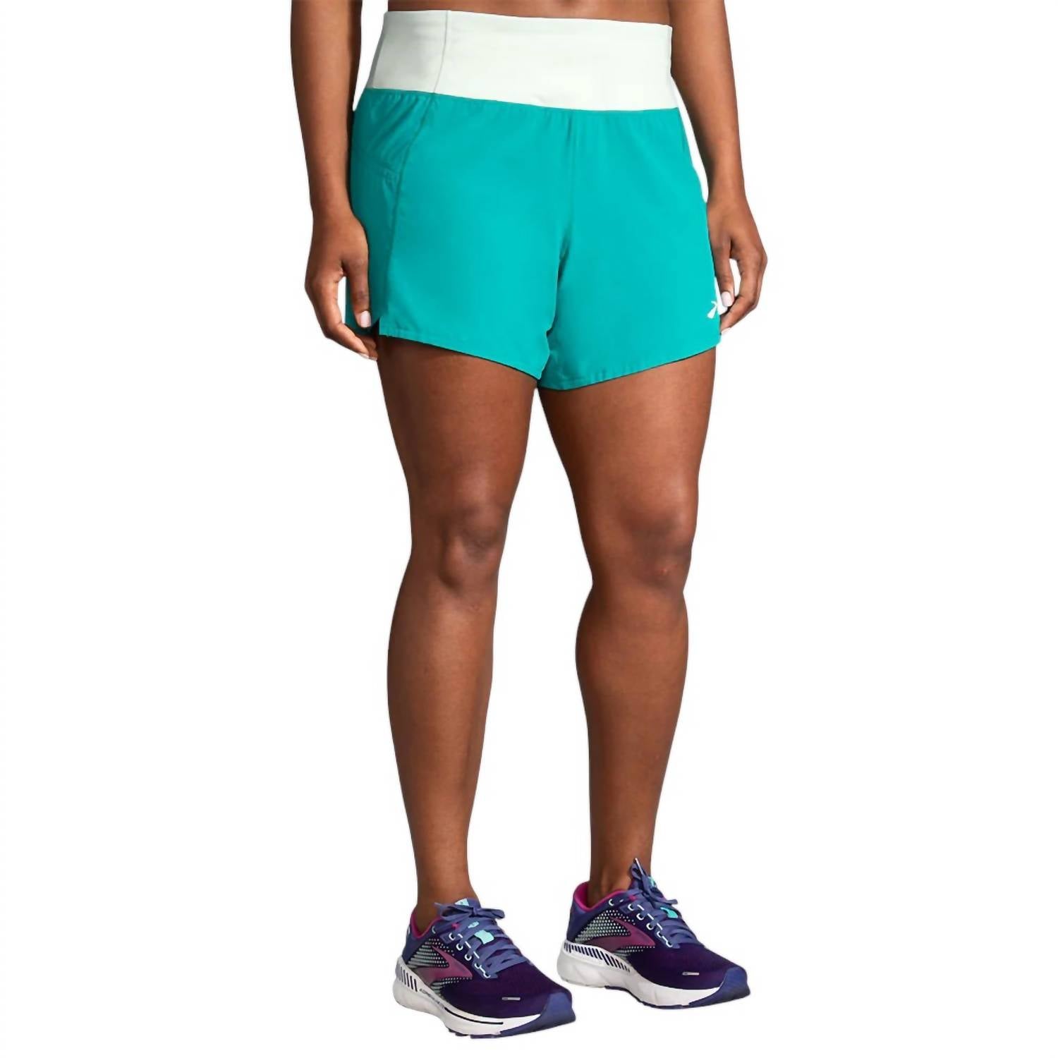 

Женские шорты Chaser 5" в цвете Nile Green/cool Mint BROOKS