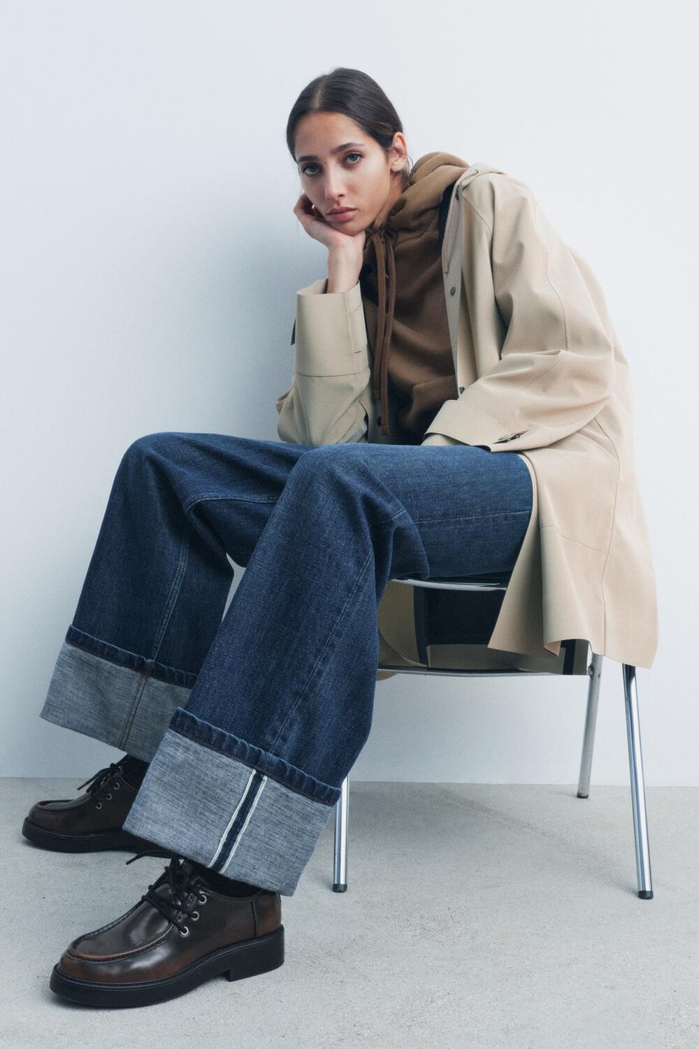 

Лоферы со шнурковкой ZARA, коричневый