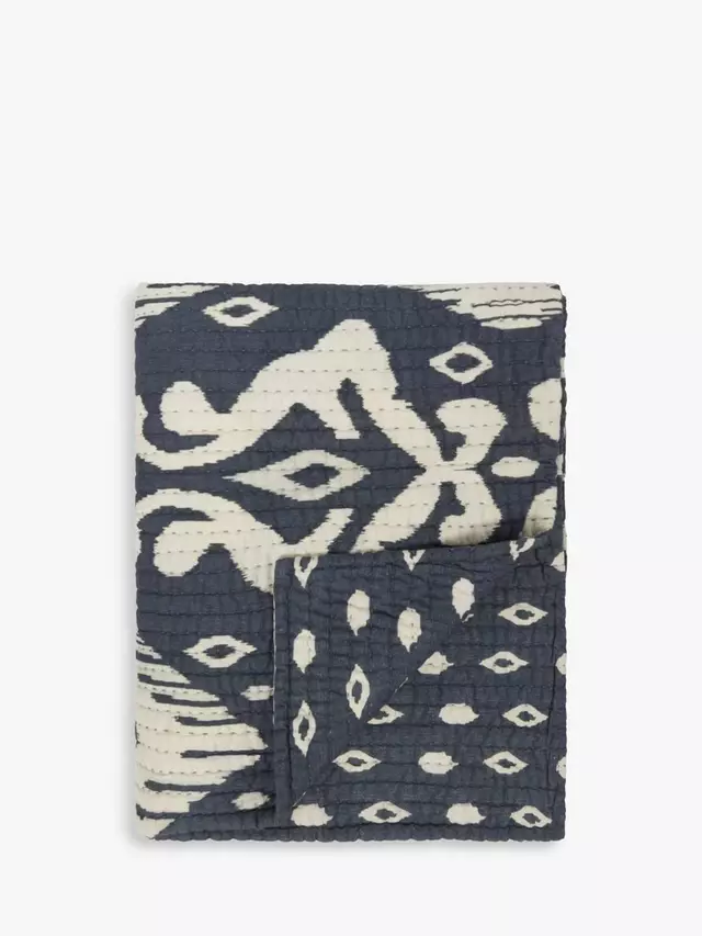 

Покрывало John Lewis Ikat Reversible Quilted, цвет black/cream