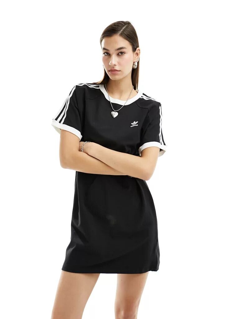 

Черное платье adidas Originals с тремя полосками и рукавами реглан