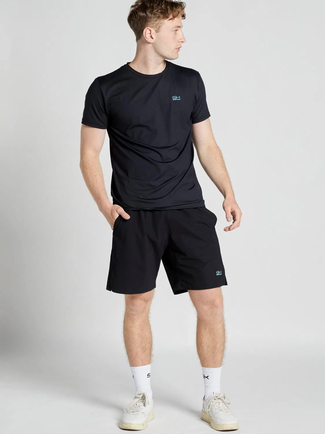 Спортивные шорты Sportkind Regular Workout Pants Performance Shorts черного цвета — фото 2