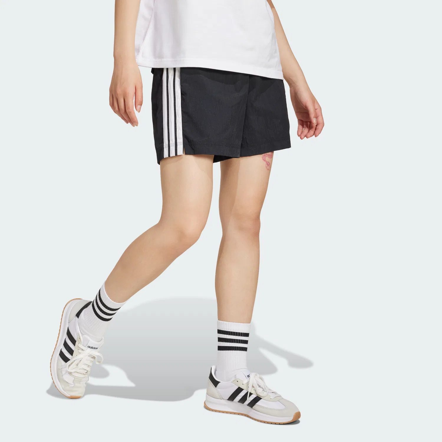 Женские тканые шорты Essential 3S бежевые от Adidas — фото 3