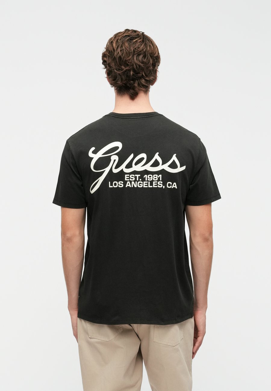 

Футболка Guess SCRIPT LOGO TEE, Jet Black/Black