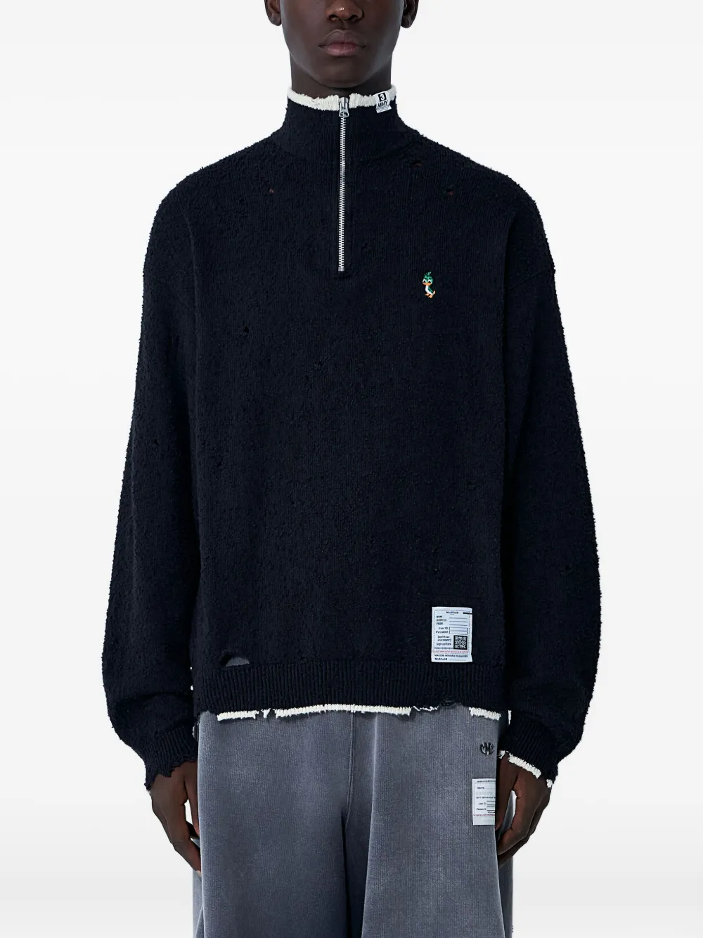 

Свитер с потертостями и наполовину молнией Maison Mihara Yasuhiro, черный