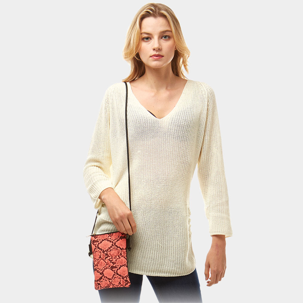 

Сумка через плечо с принтом змеиной кожи FASHNZFAB, розовый