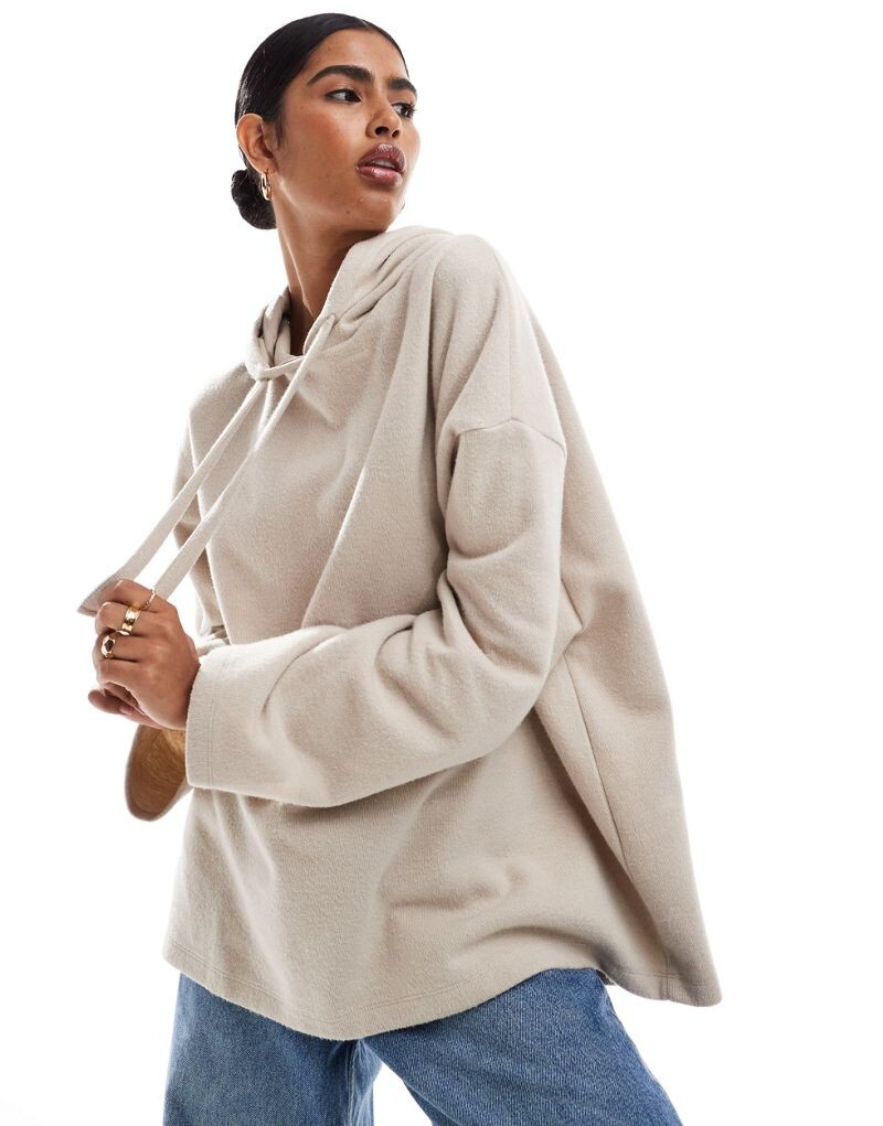 

ASOS DESIGN – Очень мягкая толстовка оверсайз теплого кремового цвета, входит в комплект