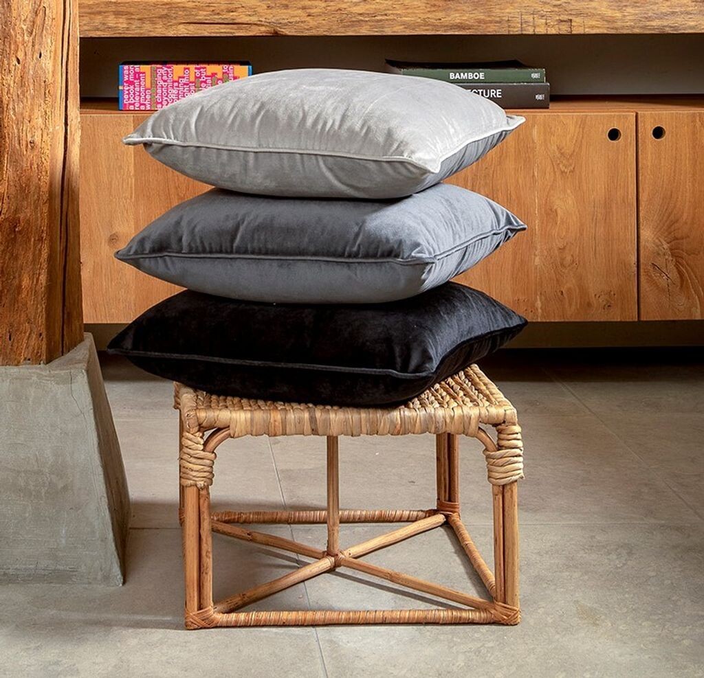 

Dutch Decor FINN - Подушка декоративная бархатная Charcoal Grey 45x45 см - Серый