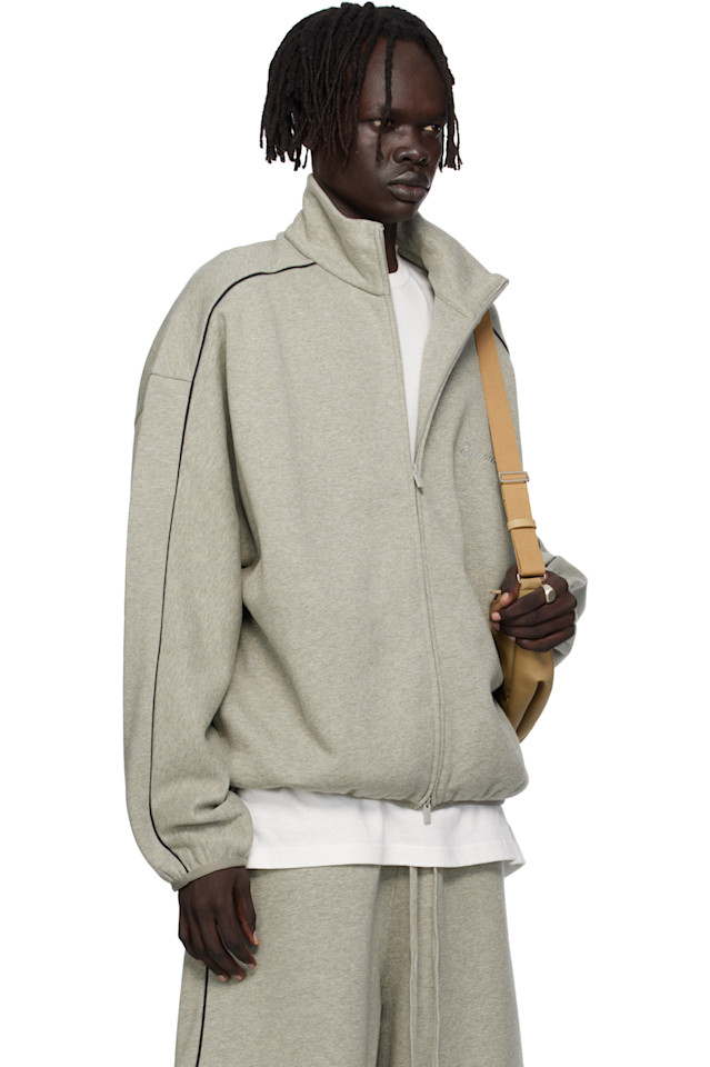 Fear Of God Essentials Современная флисовая спортивная куртка серого цвета — фото 2