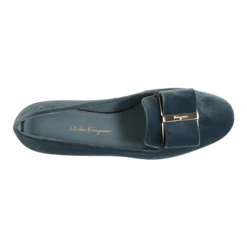 

SALVATORE FERRAGAMO Женские туфли на плоской подошве Sarno 725068 стальные синие, мультиколор