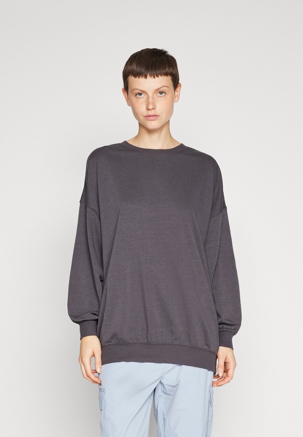 

Толстовка Onldiana Oversize O-Neck ONLY, цвет phantom