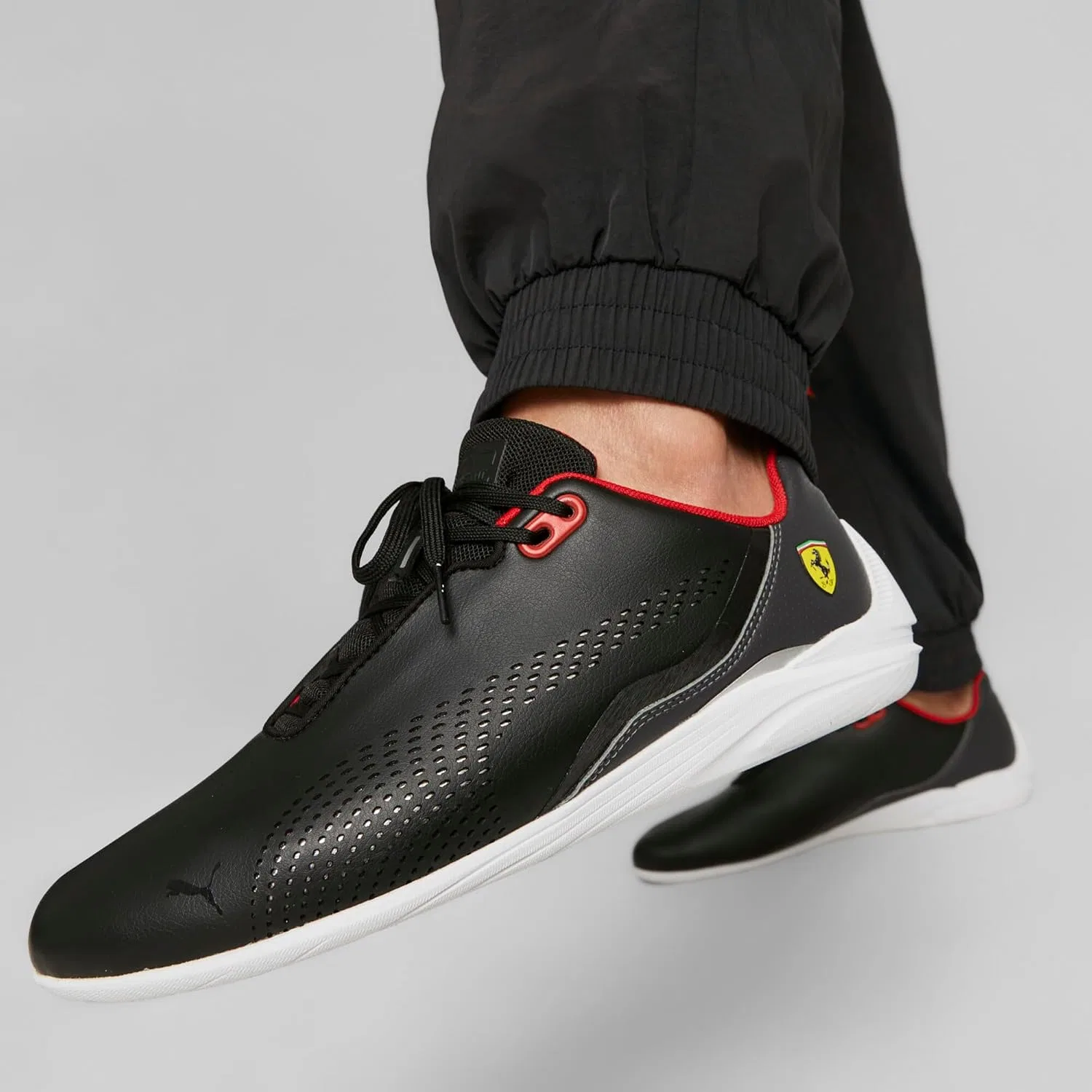 Мужские кроссовки PUMA Ferrari Drift Cat Decima, Puma Black Puma White Asphalt — фото 2