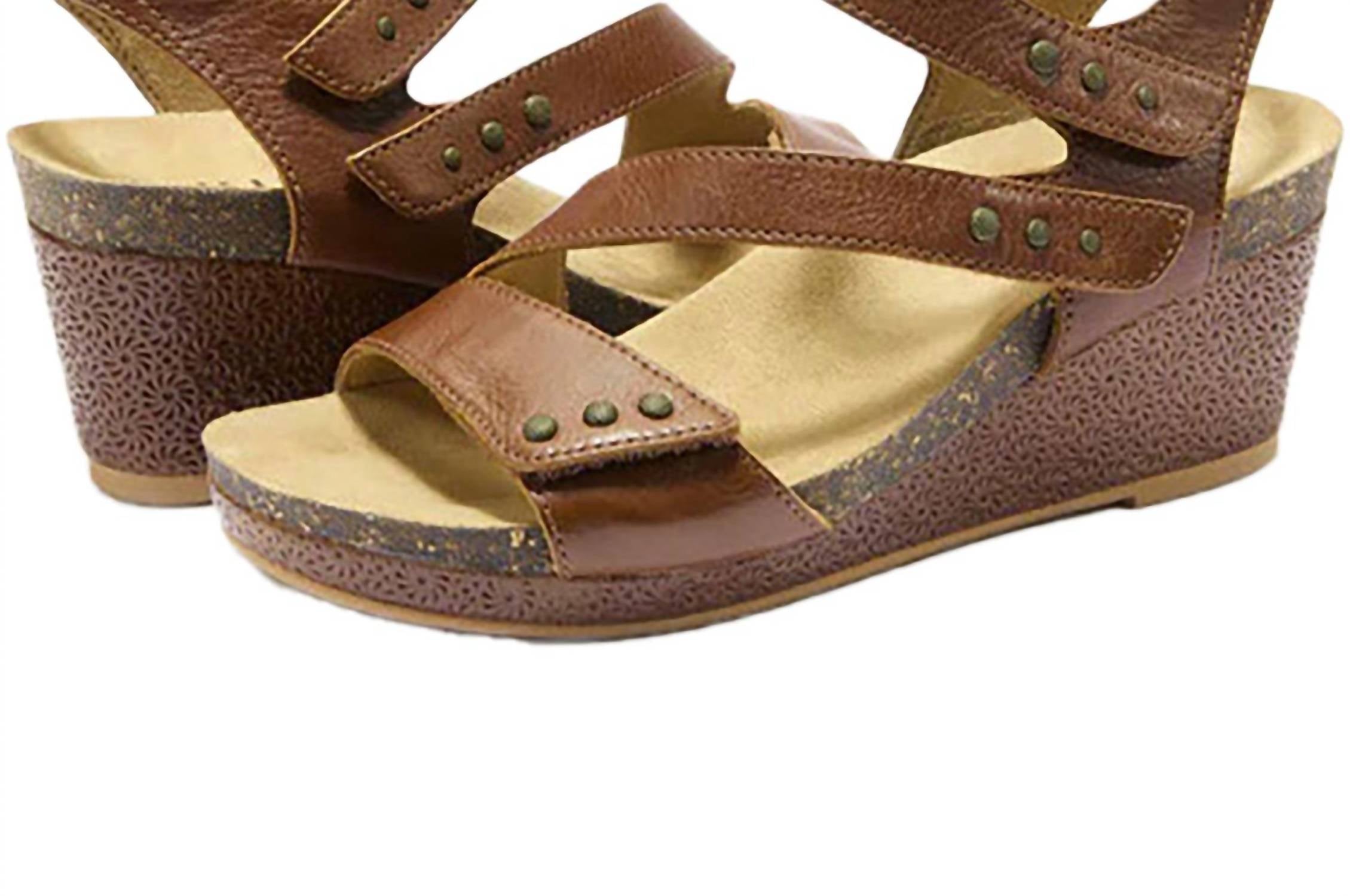 Женские мюли из кожи Giselle с тиснением и клином коньячного цвета Halsa Footwear, Cognac — фото 3