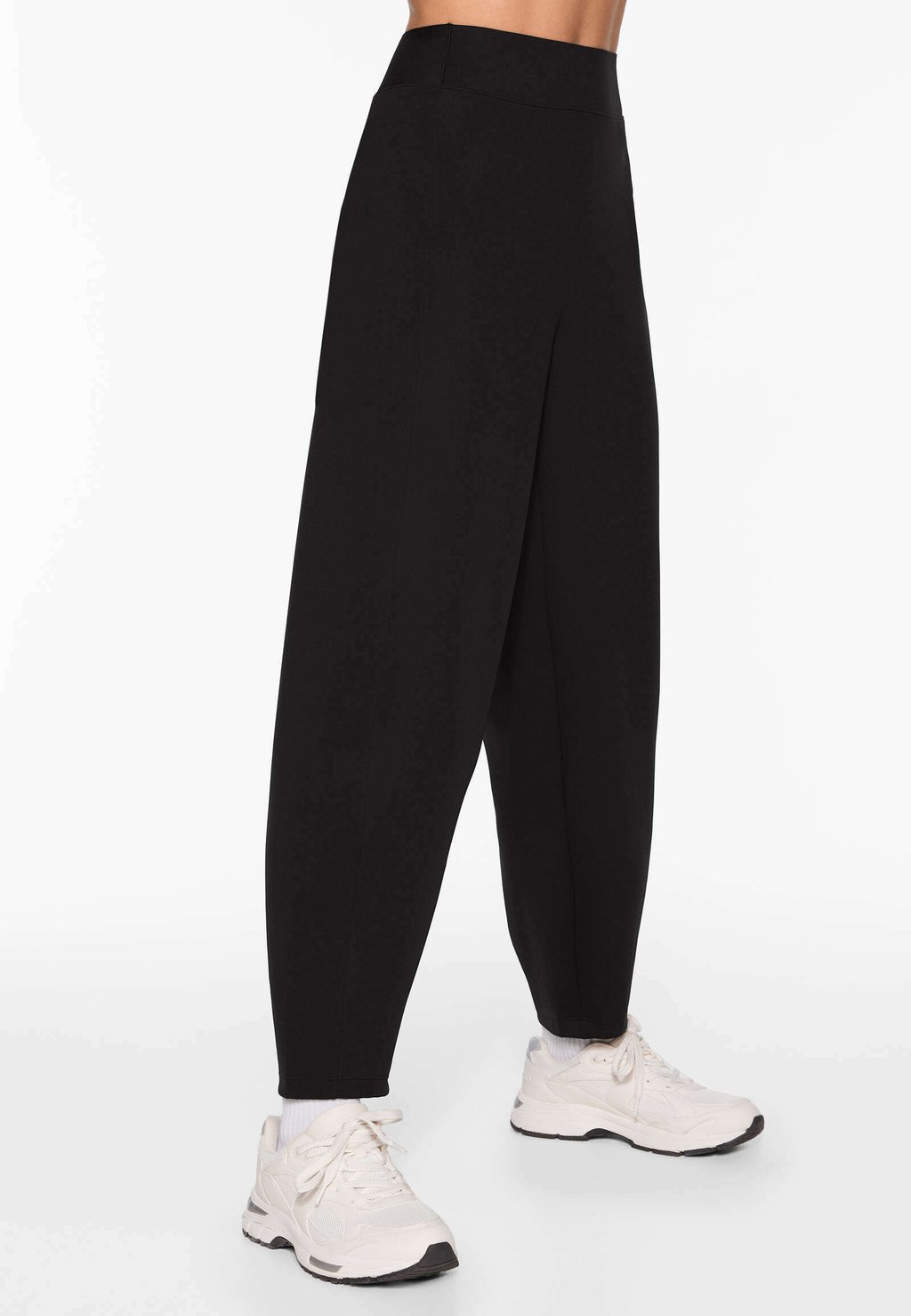 

Брюки NEOPRENE-EFFECT BALLOON OYSHO, черный