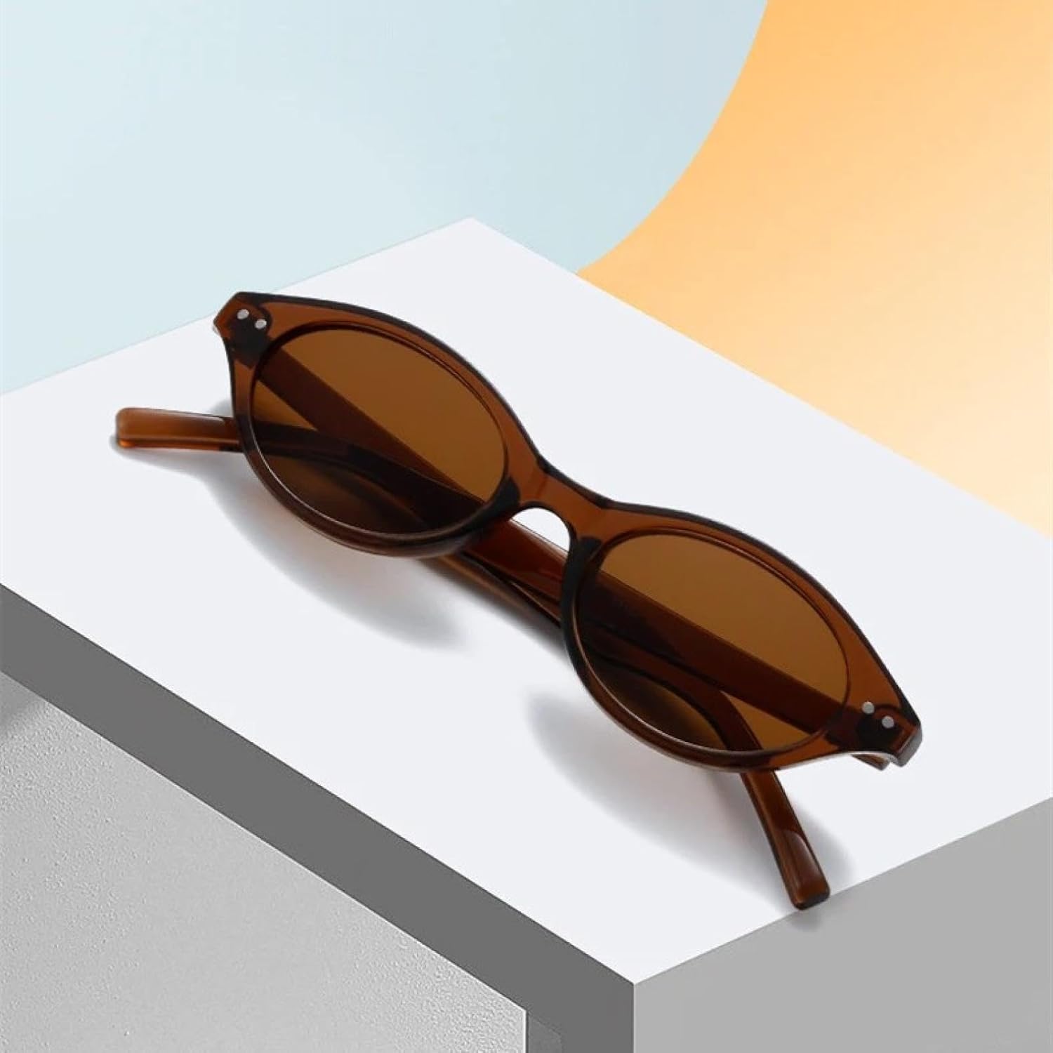 

Маленькие овальные солнцезащитные очки для женщин в стиле ретро, ​​конфетные цвета, защита от УФ-излучения UV400, модные очки для мужчин с заклепками TVTBBVV, Leopard Tea