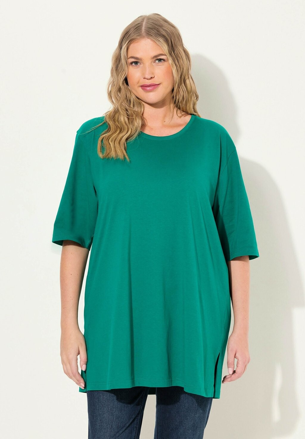 

Базовая футболка IZE SHORT SLEEVE TEE Ulla Popken, зеленый металлик