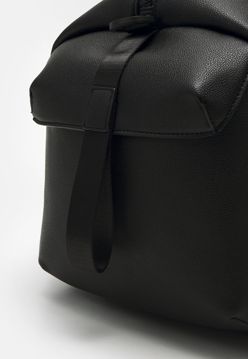 

Сумка Weekender BORSA UNISEX Armani Exchange, черный