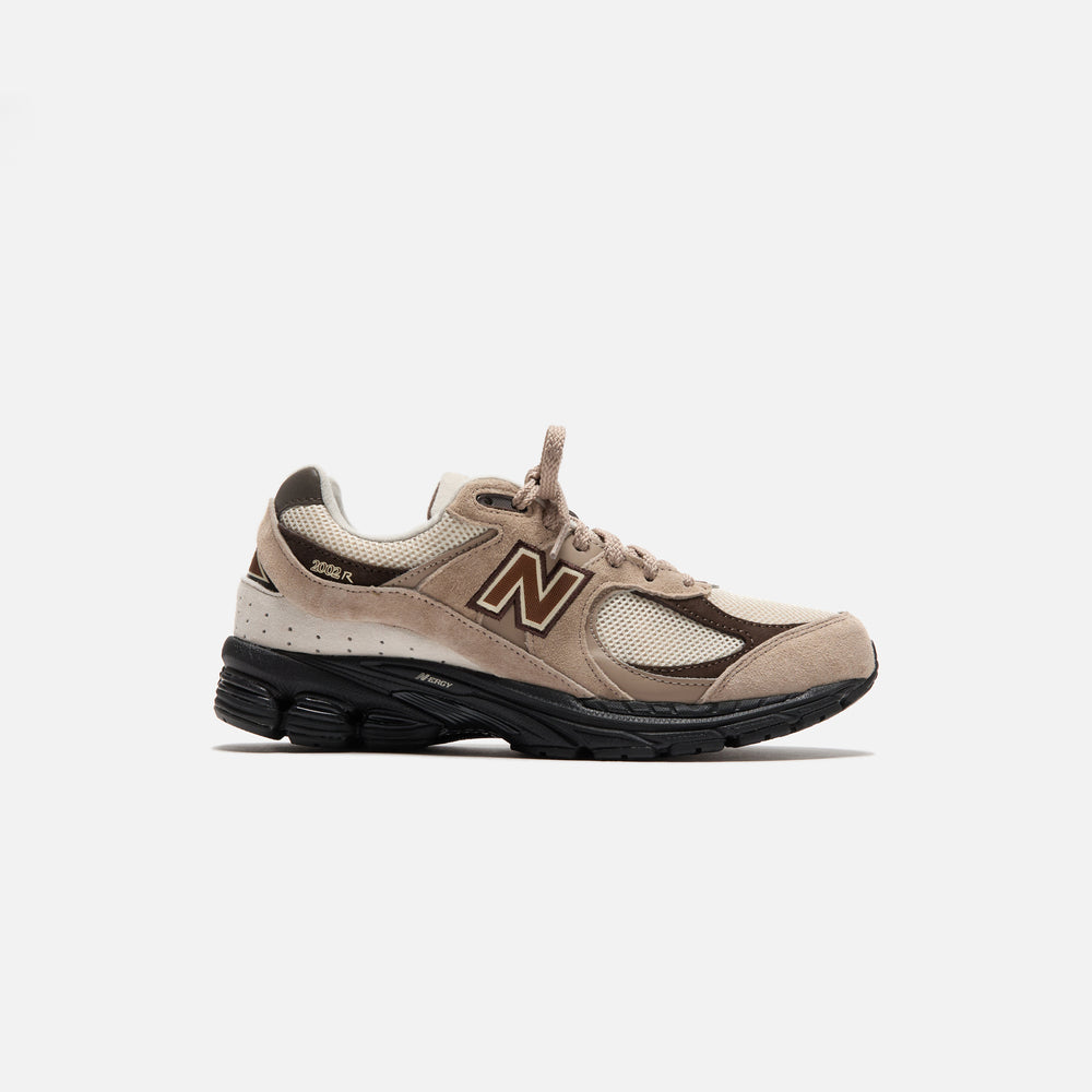 

Кроссовки New Balance 2002R, цвет Driftwood/Rich Earth