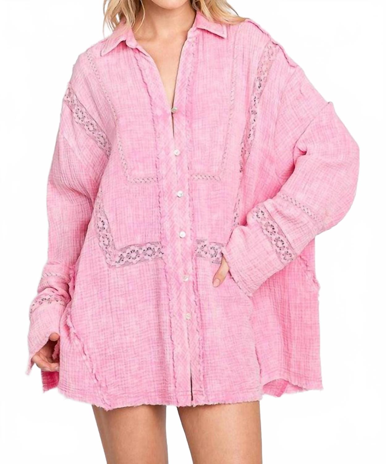 

Розовая блузка Фарра с отделкой и пуговицами Sewn and Seen