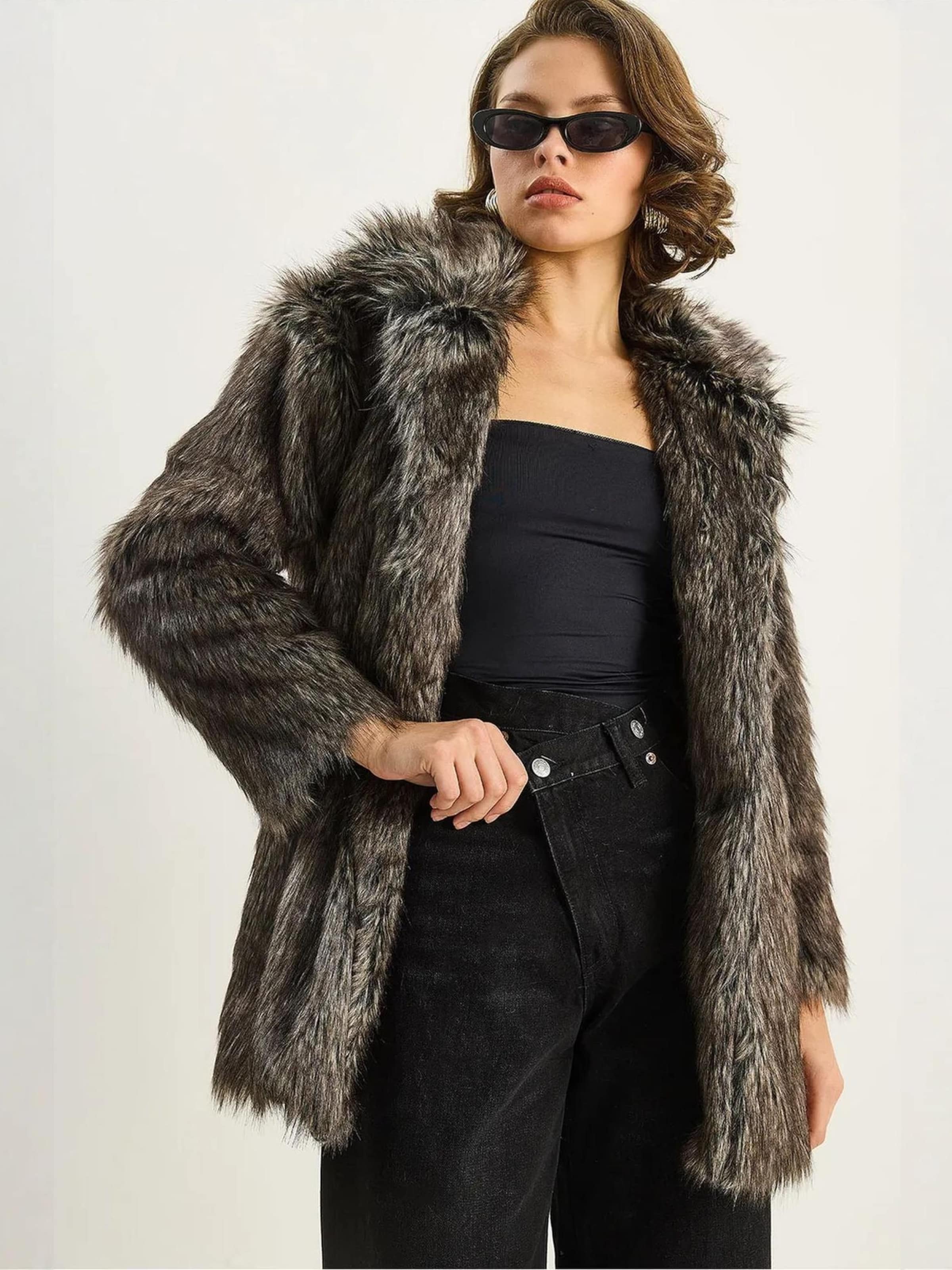 

Bianco Lucci Зимнее пальто в сером и черном цвете