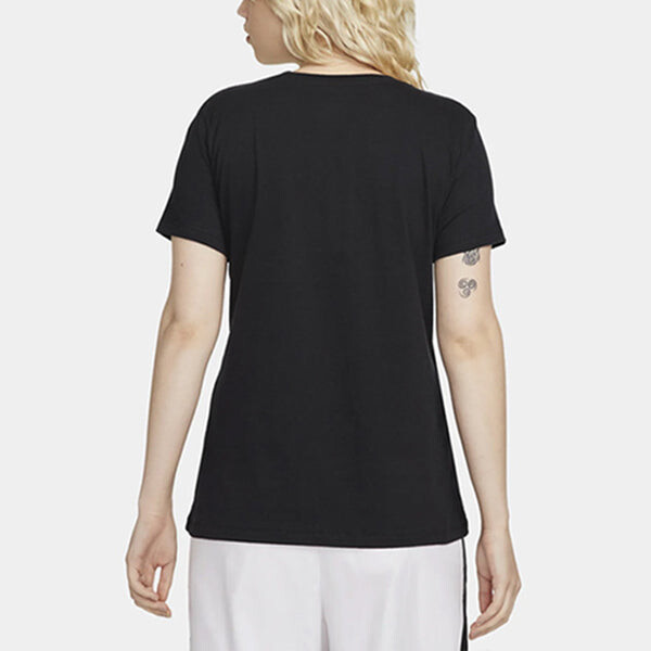 Футболка (WMNS) Nike Sportswear Club T-shirt 'Balck', черный — фото 4