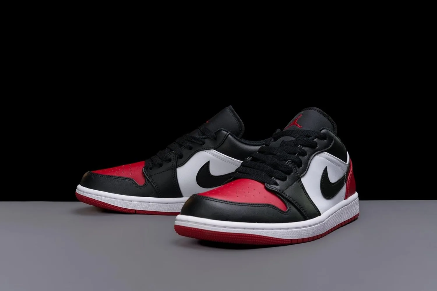 Кроссовки Air Jordan 1 Low Triple White (2022) Статья: 553558-136, Wit Nike, черный — фото 4