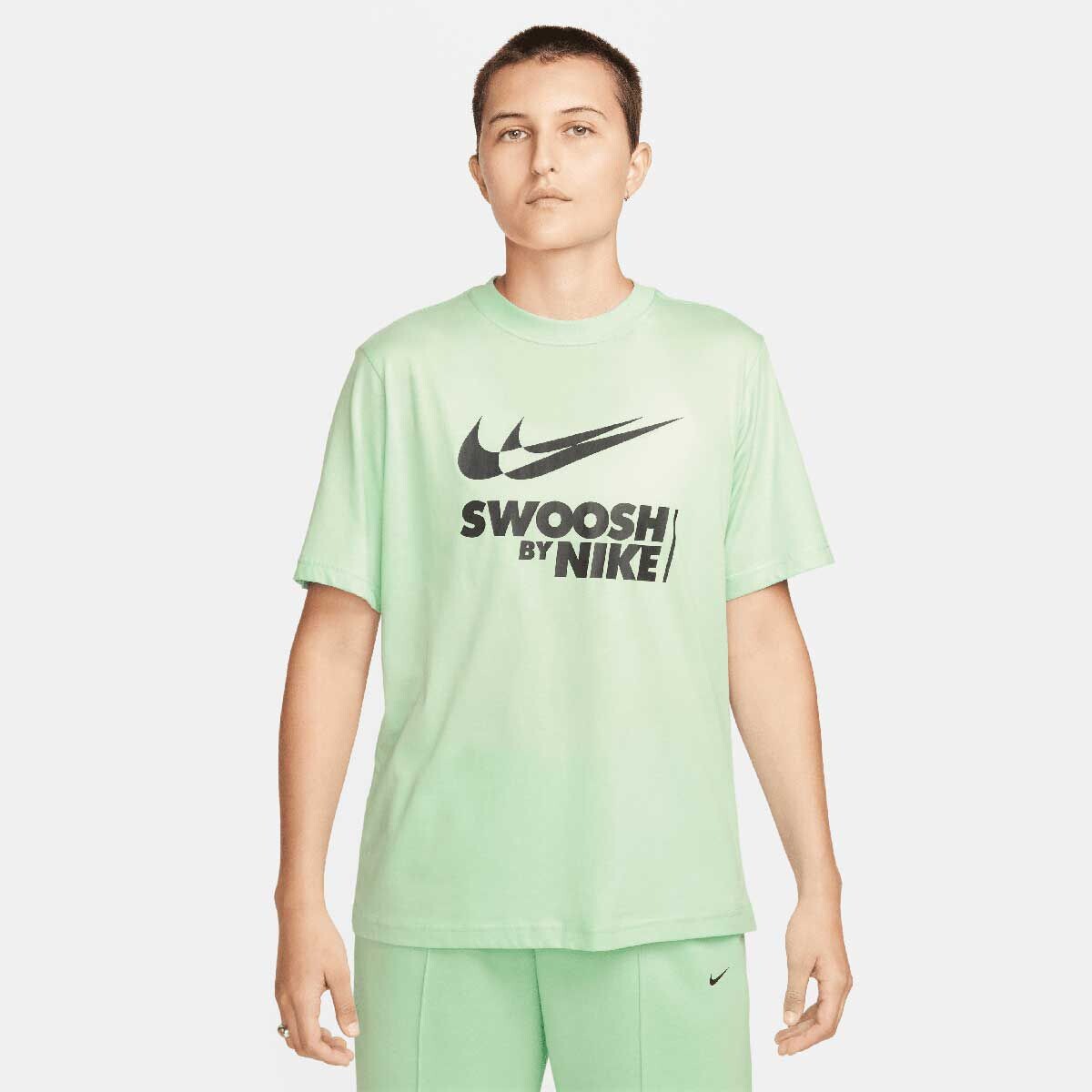 

Футболка W Boyfriend T-Shirt Nike, цвет Vapor Green