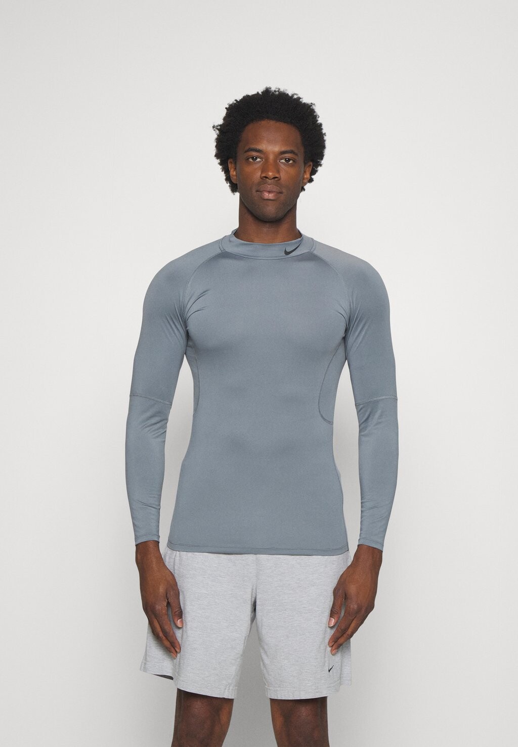 

Футболка с длинным рукавом Tight Mock Nike, цвет smoke grey/black