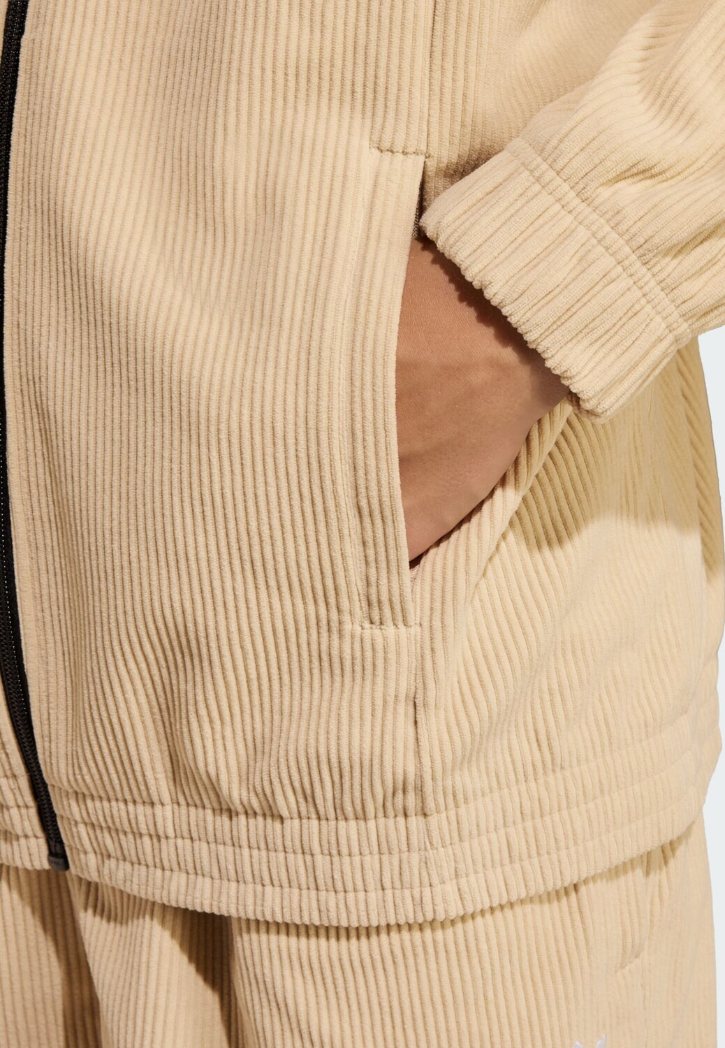 Adidas Originals Межсезонная куртка 'SST OVERSIZED CORDUROY TRACK' в цвете Khaki — фото 4