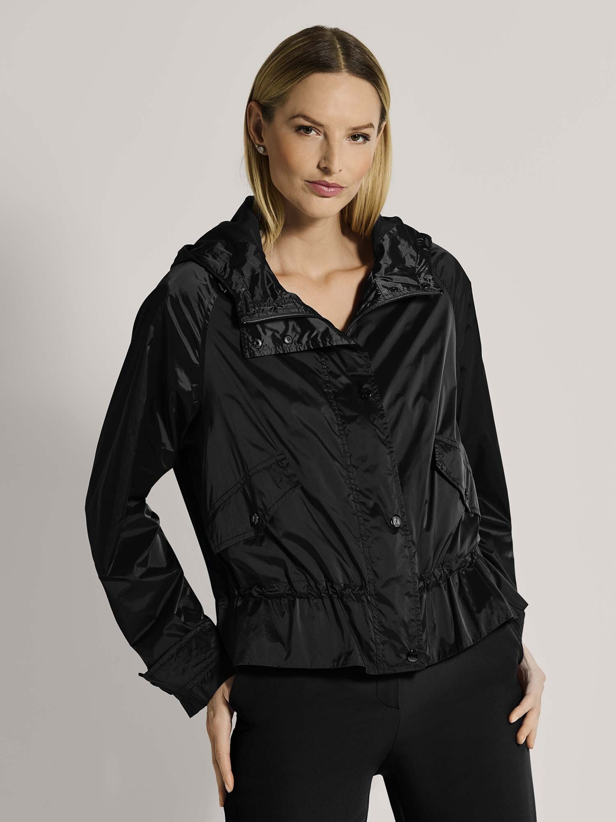 

MADELEINE Куртка для межсезонья в черном цвете