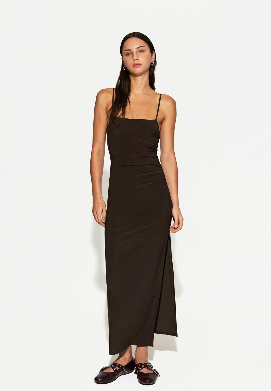 

Платье из джерси STRAPPY Bershka, темно-коричневый