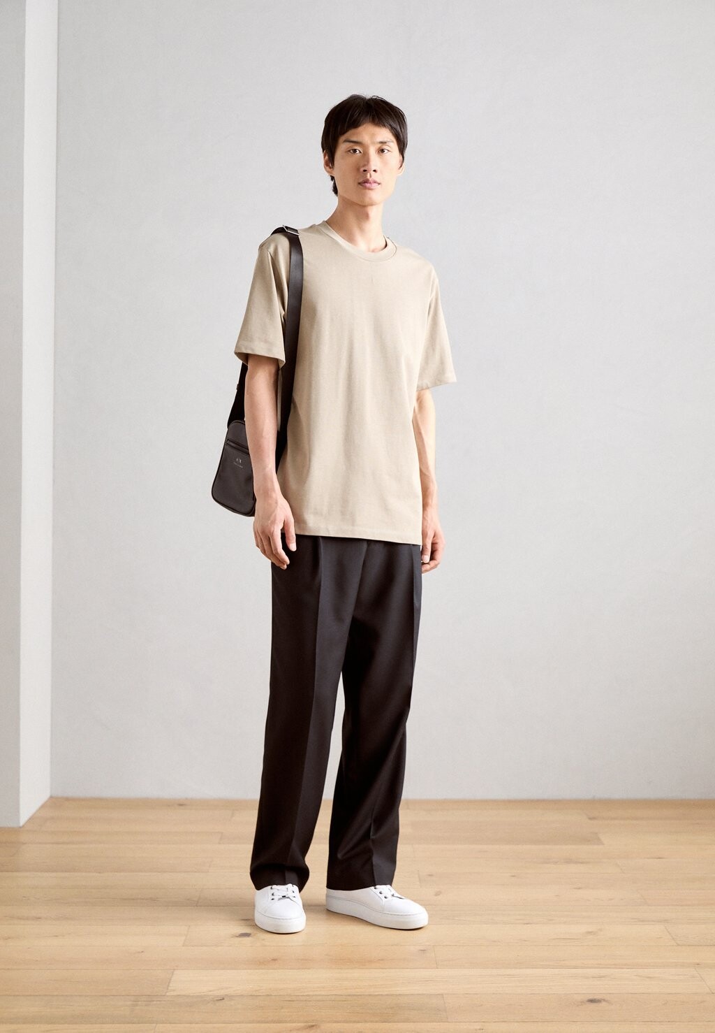 

Базовая футболка O NECK TEE Lindbergh, бежевый