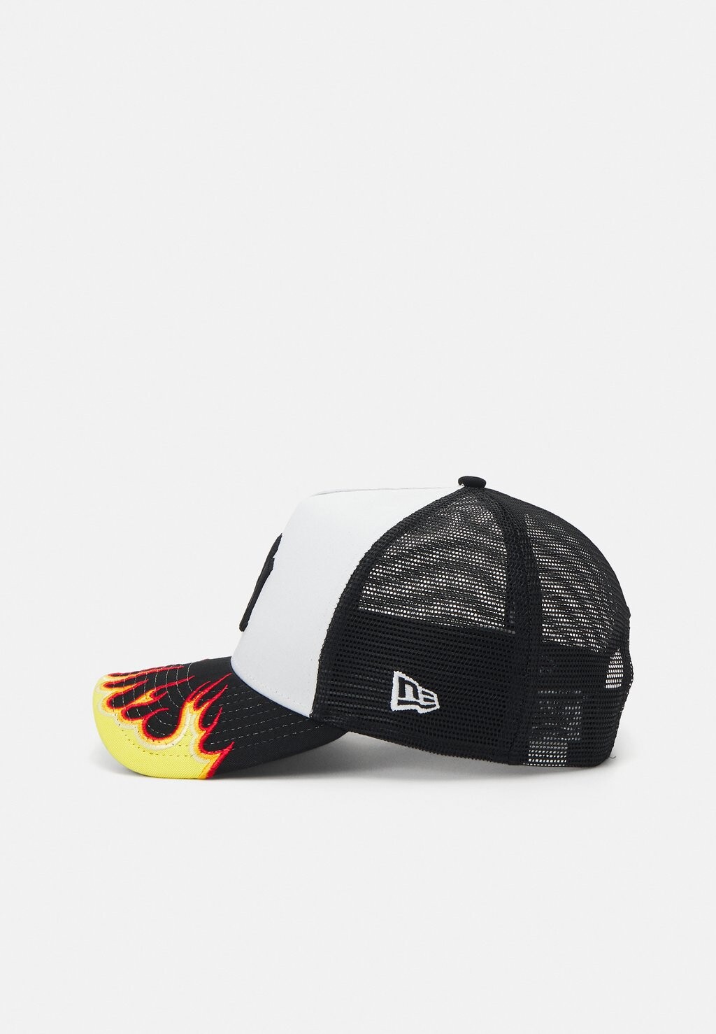 

Бейсболка MLB FLAME TRUCKER UNISEX New Era, черный