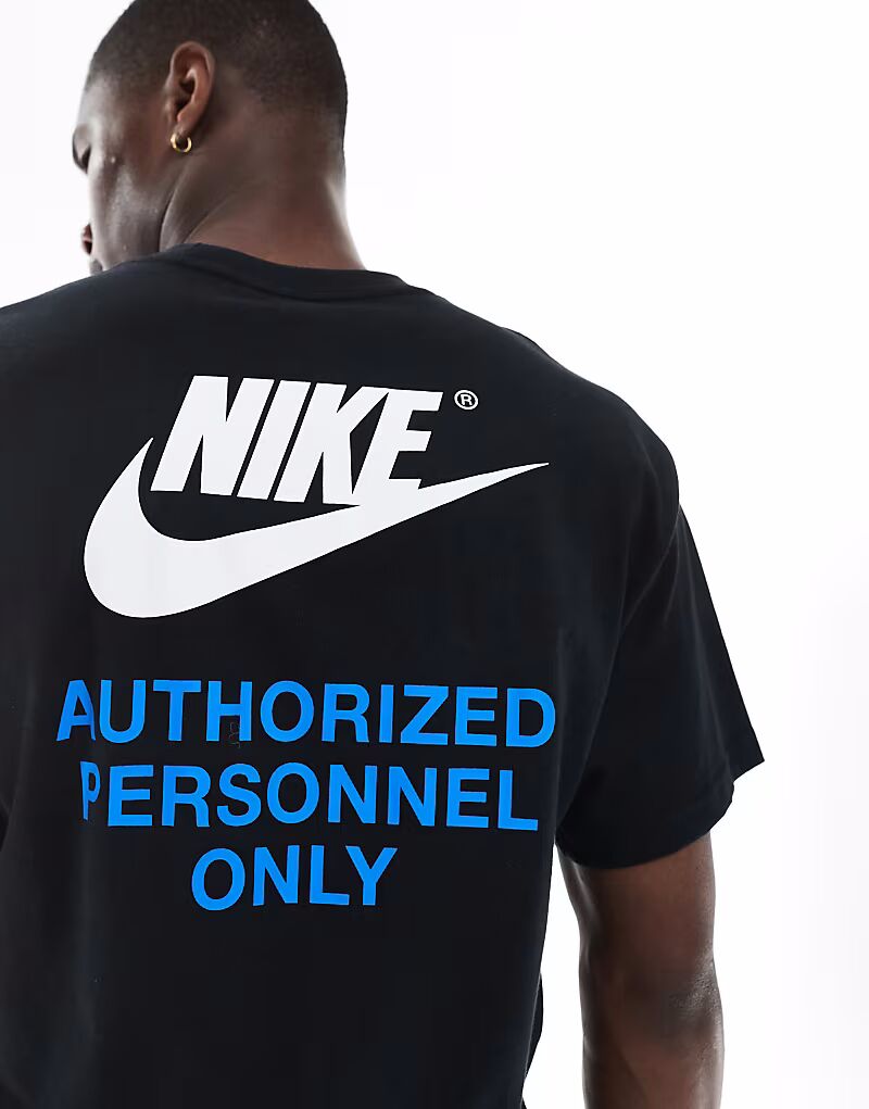 

Футболка с графическим принтом на спине Nike Swoosh черного цвета