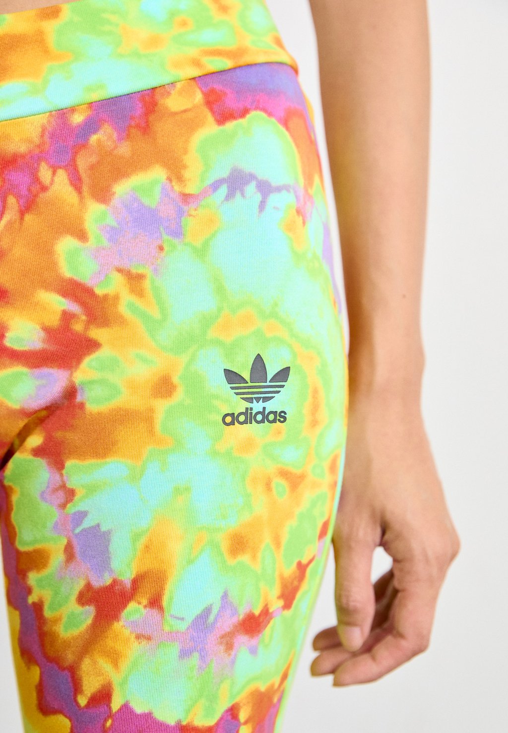 

Спортивные брюки FLARED PANT adidas Originals, мультиколор