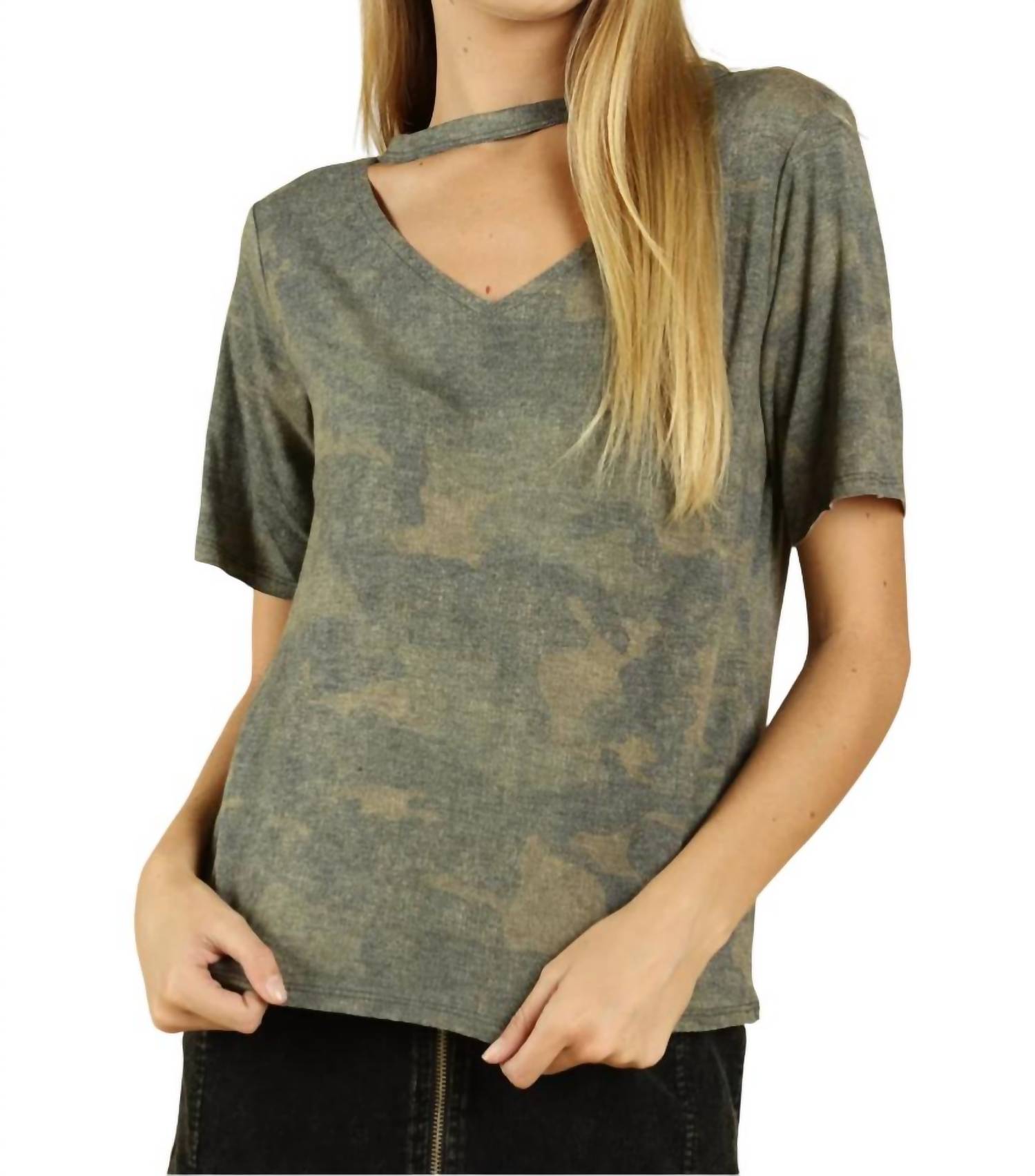 

Футболка Camo Choker зеленого цвета Honey Punch