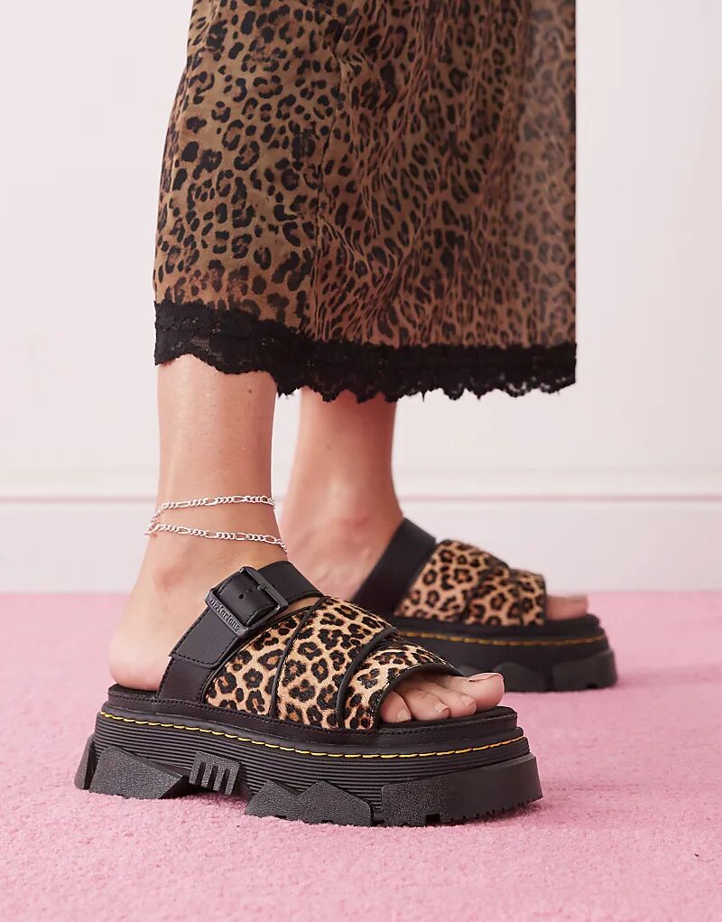 Шлепанцы Dr Martens Mattison с леопардовым принтом