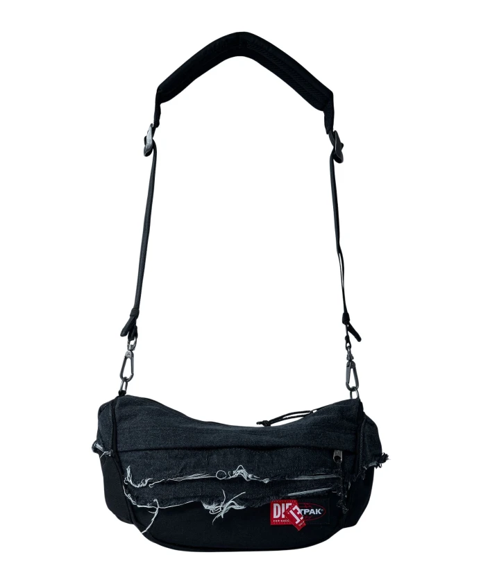 

Сумка через плечо с нашивкой с логотипом Eastpak, черный