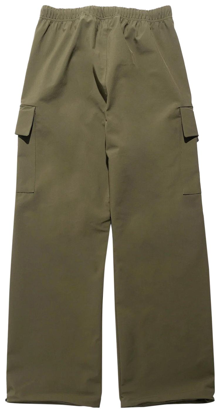 Брюки Fear of God Essentials Bonded Nylon Field Pant 'Military', зеленый — фото 2