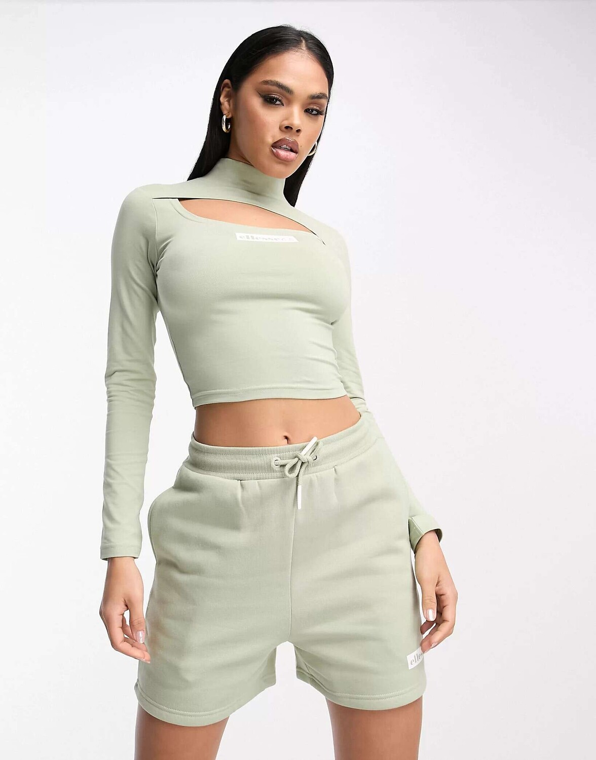 

Зеленые трикотажные шорты Ellesse Crilly