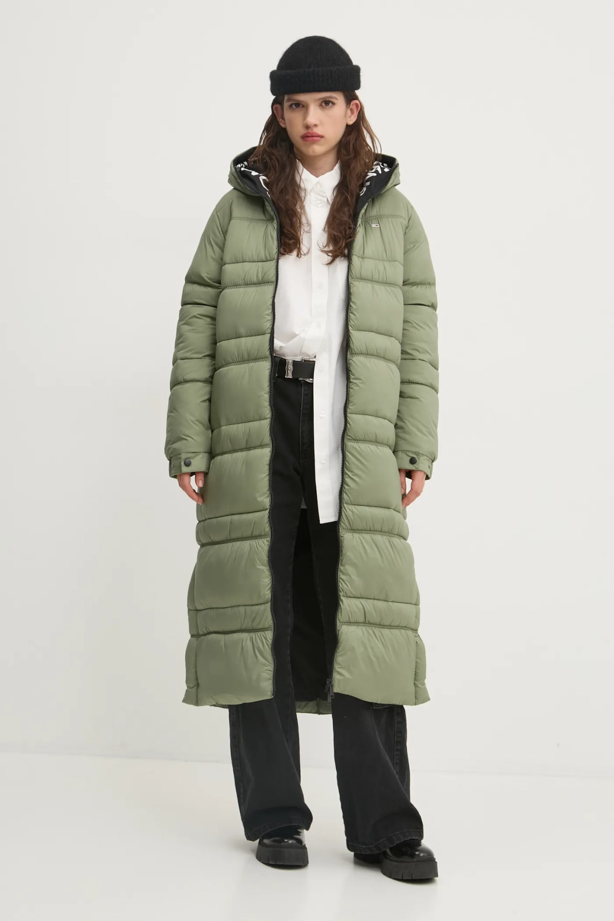 

Куртка Tommy Jeans, зеленый