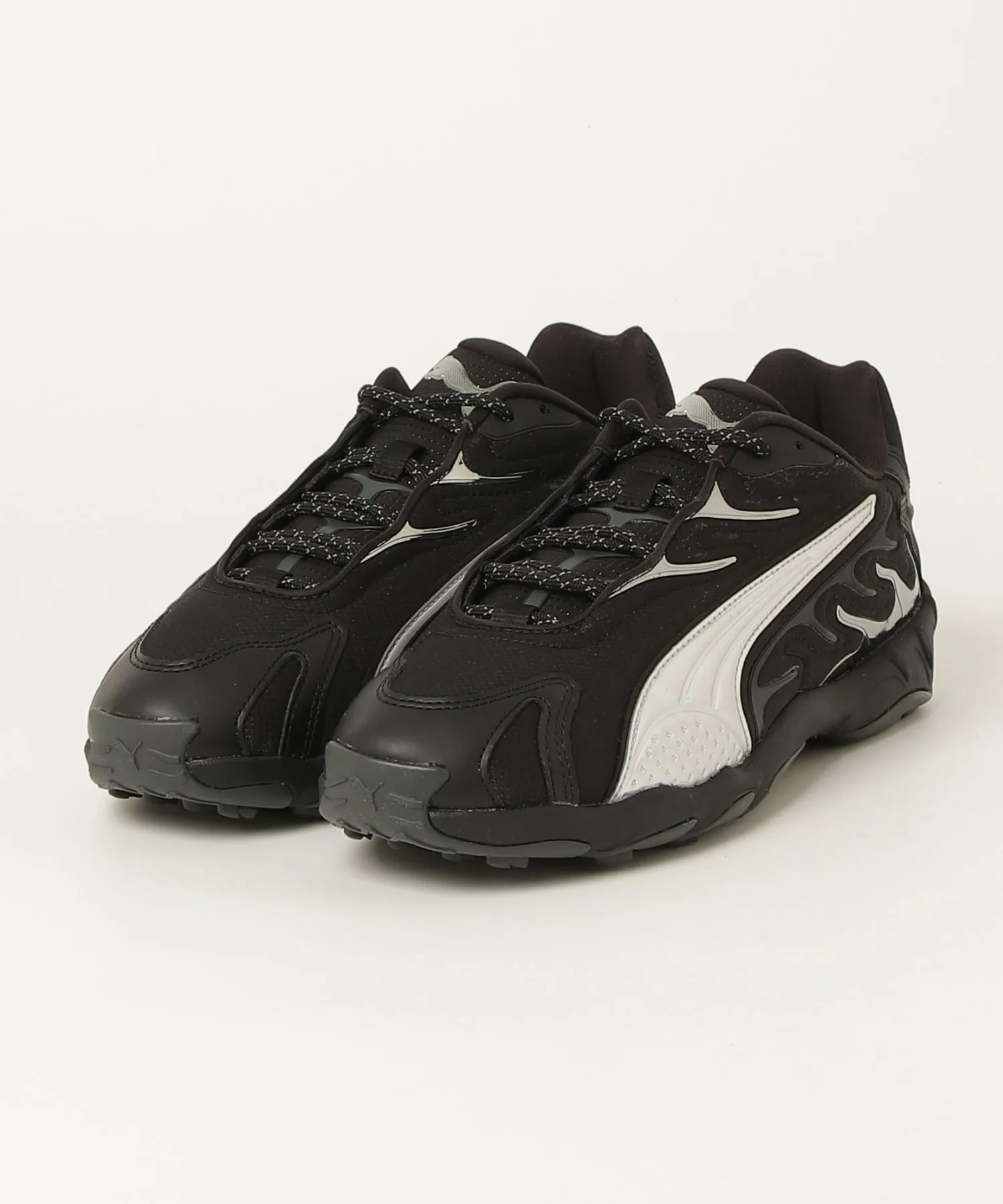 Кроссовки INHALE SMILE PUMA с ресайкл материалами черные