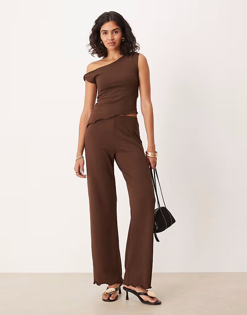 

Трикотажные брюки прямого кроя темно-коричневого цвета Asos Design