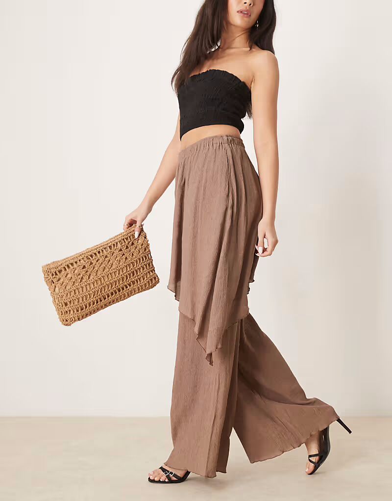 

Брюки с запахом и жатым эффектом ASOS DESIGN цвета мокко