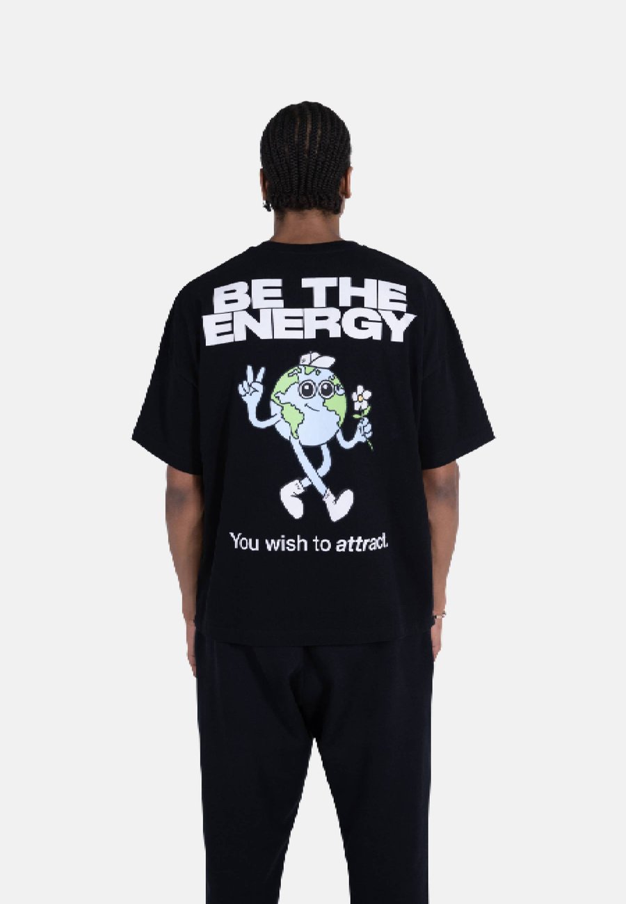 

Футболка The Tracksuit Club BE THE ENERGY UNISEX, Black, Черный, Футболка The Tracksuit Club BE THE ENERGY UNISEX, Black