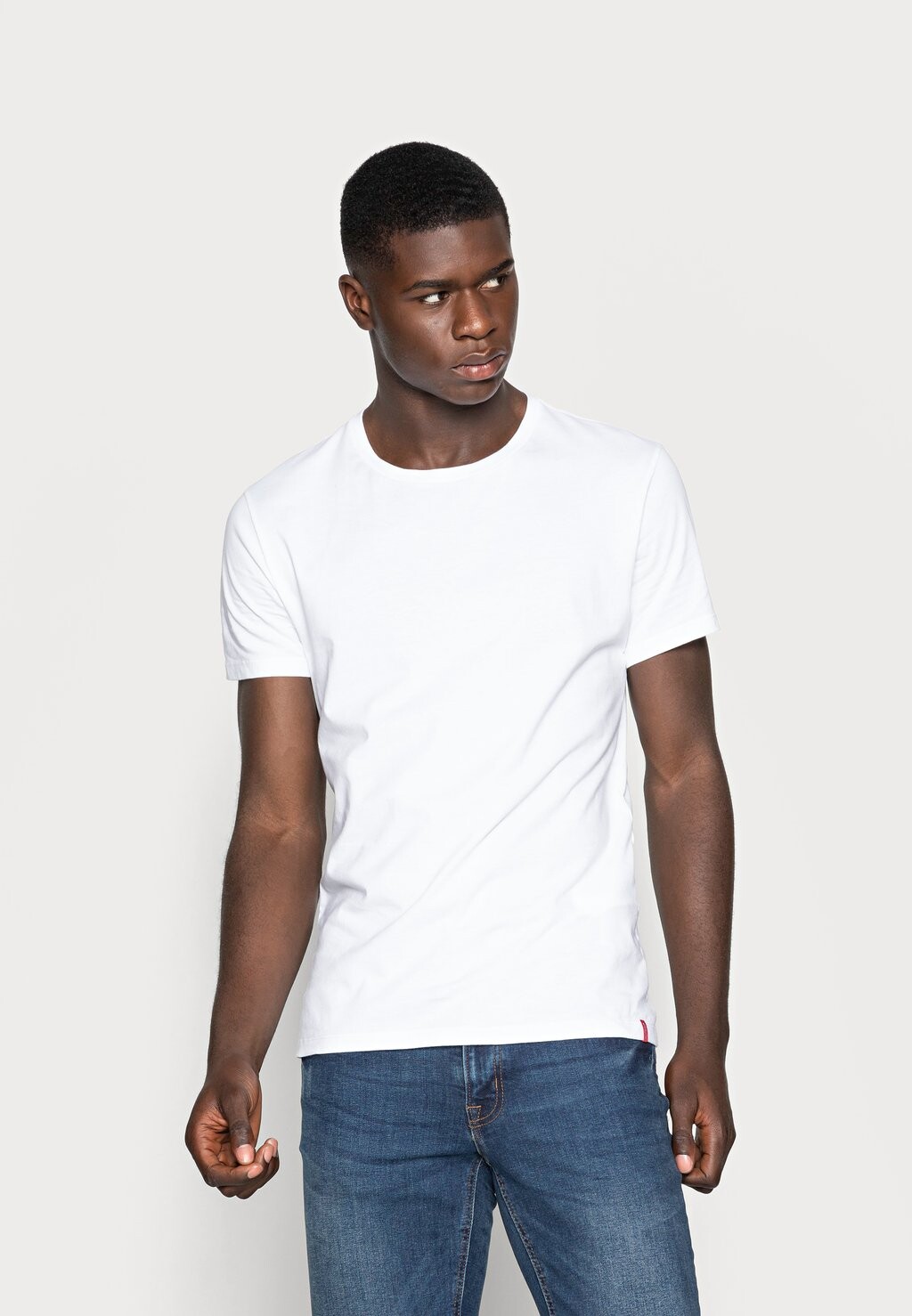базовая футболка Slim Crewneck 2 Pack Levi's, цвет blues/white — фото 4