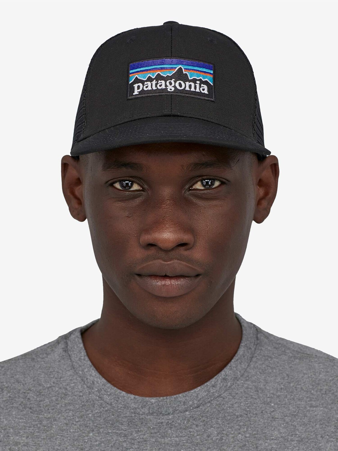 

Бейсболка Patagonia P-6 Logo, черный