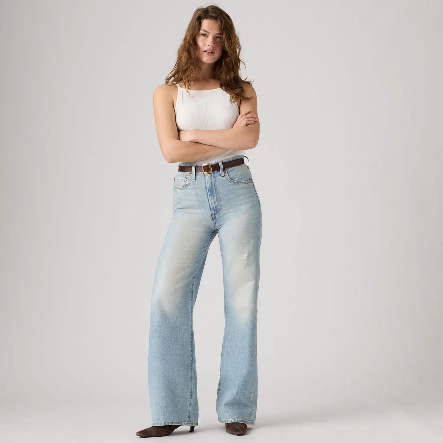 Женские джинсы с широкими штанинами и ребристой текстурой Levi's, Medium Wash
