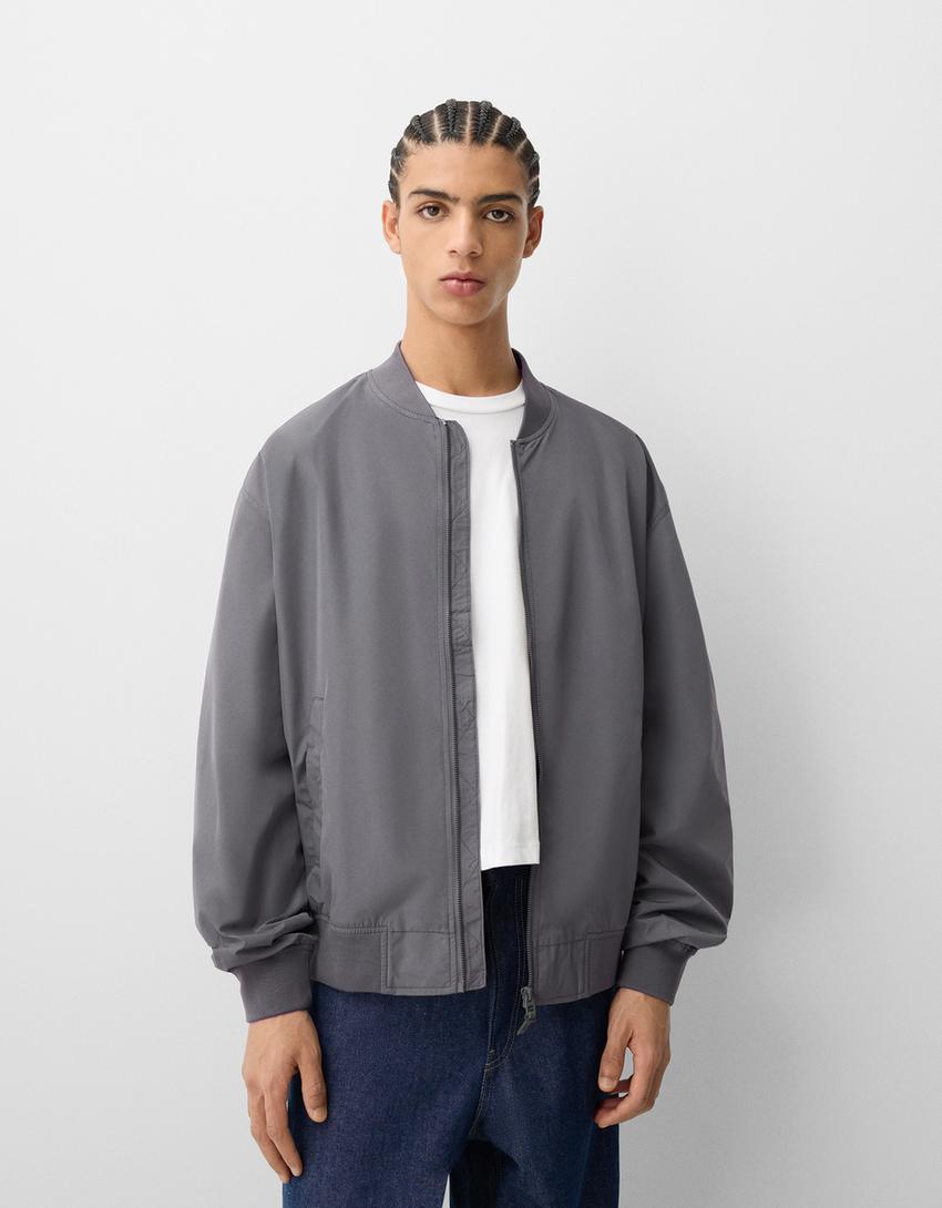 

Легкая техническая куртка-бомбер Bershka, серый