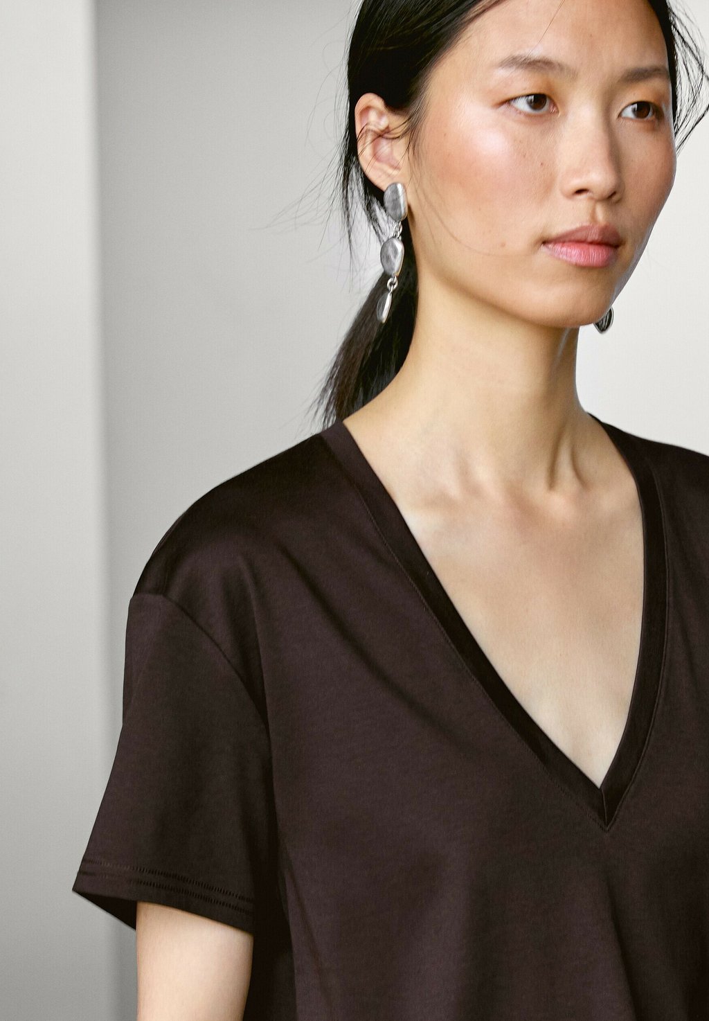 Базовая футболка Massimo Dutti, темно-коричневый — фото 3